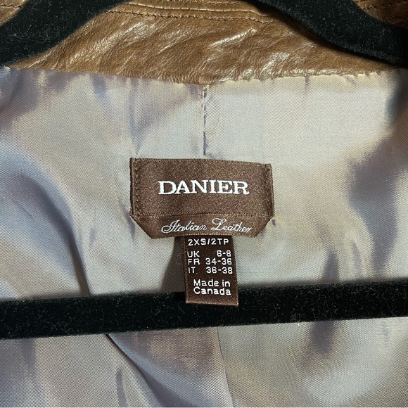 Danier leather jacket - Picture 4 of 7